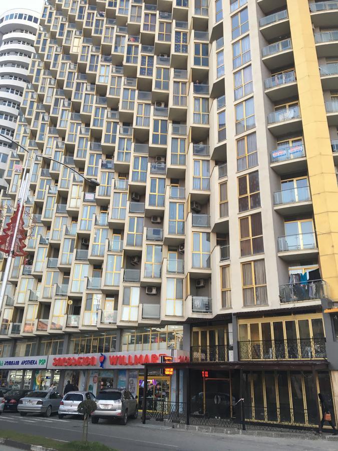 Orbi Plaza Tamara Aparthotel Batoemi Buitenkant foto