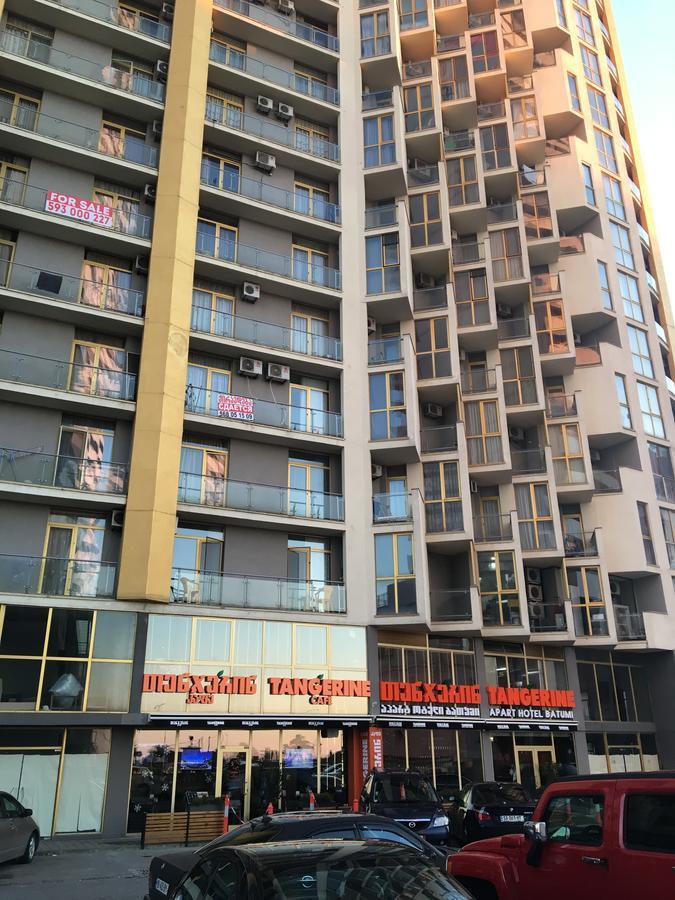 Orbi Plaza Tamara Aparthotel Batoemi Buitenkant foto