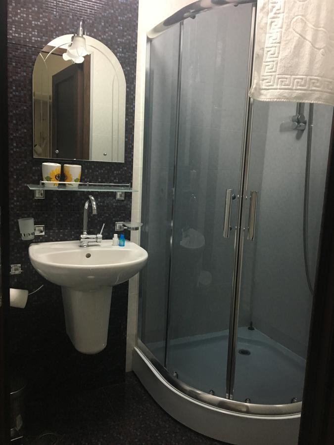 Orbi Plaza Tamara Aparthotel Batoemi Buitenkant foto