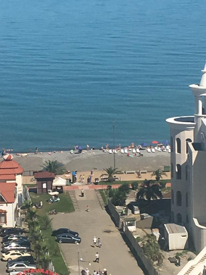 Orbi Plaza Tamara Aparthotel Batoemi Buitenkant foto