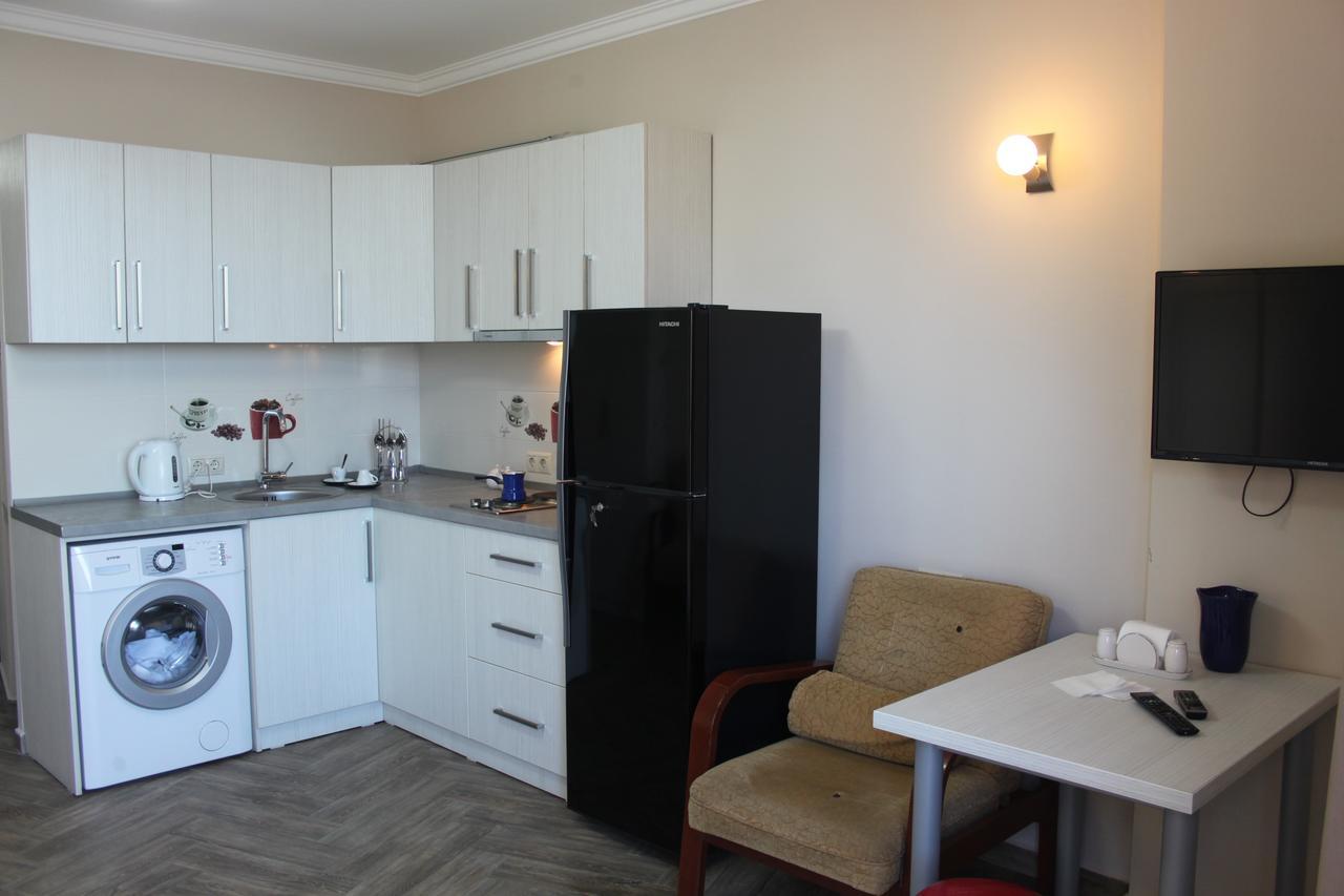 Orbi Plaza Tamara Aparthotel Batoemi Buitenkant foto
