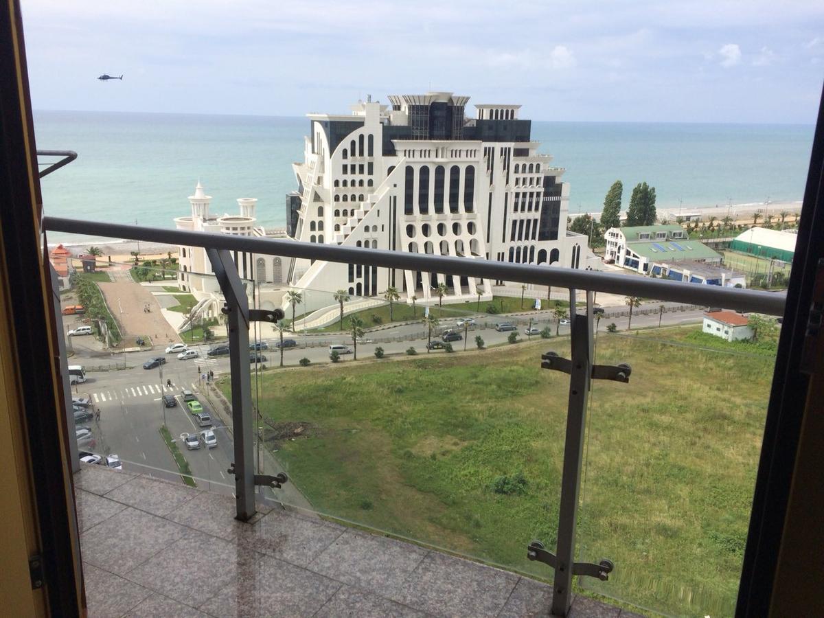 Orbi Plaza Tamara Aparthotel Batoemi Buitenkant foto