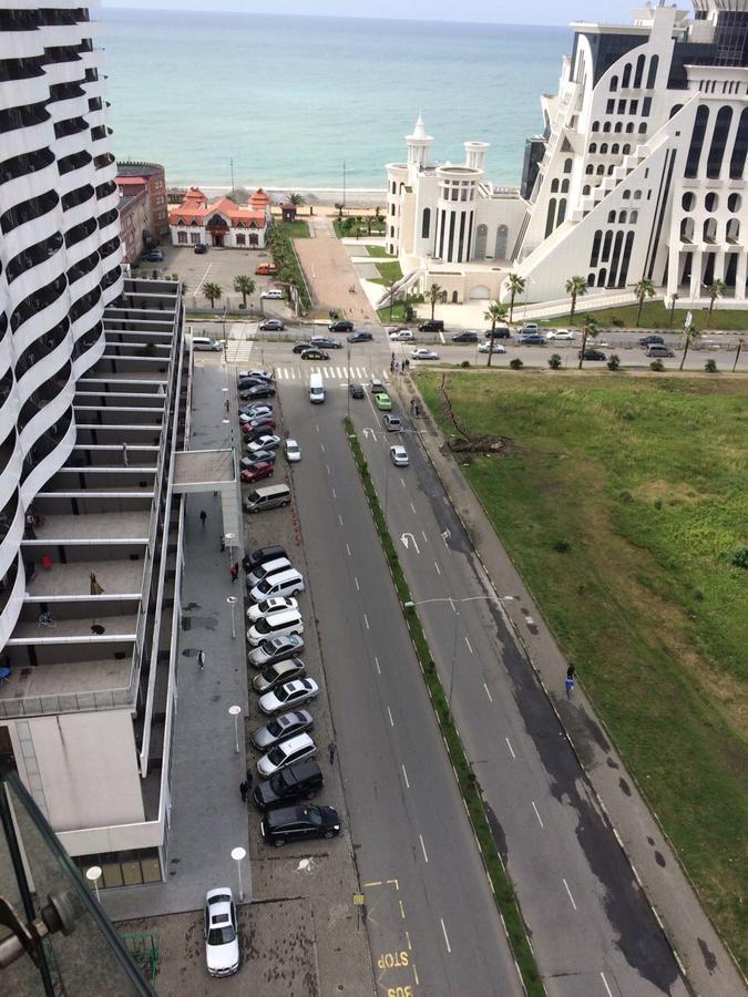 Orbi Plaza Tamara Aparthotel Batoemi Buitenkant foto